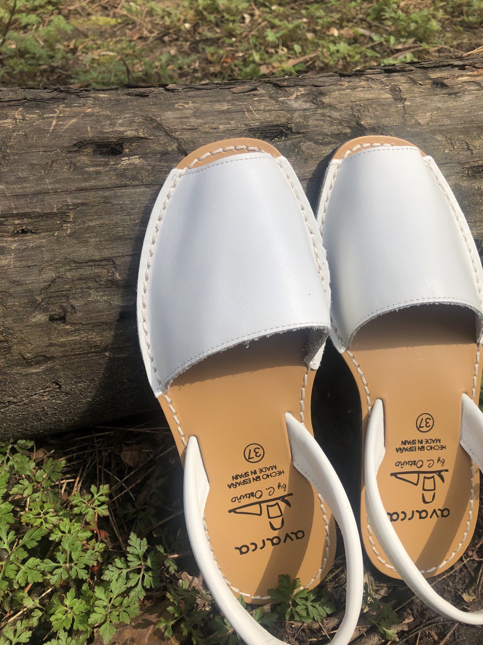 The Timeless Elegance of Handmade Leather Sandals: Discover Zorianа Brand